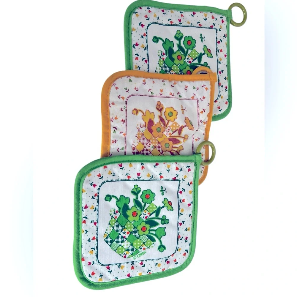Vintage Pot Holders with Matching Rings & True 70s Color Palette of Greens&Golds